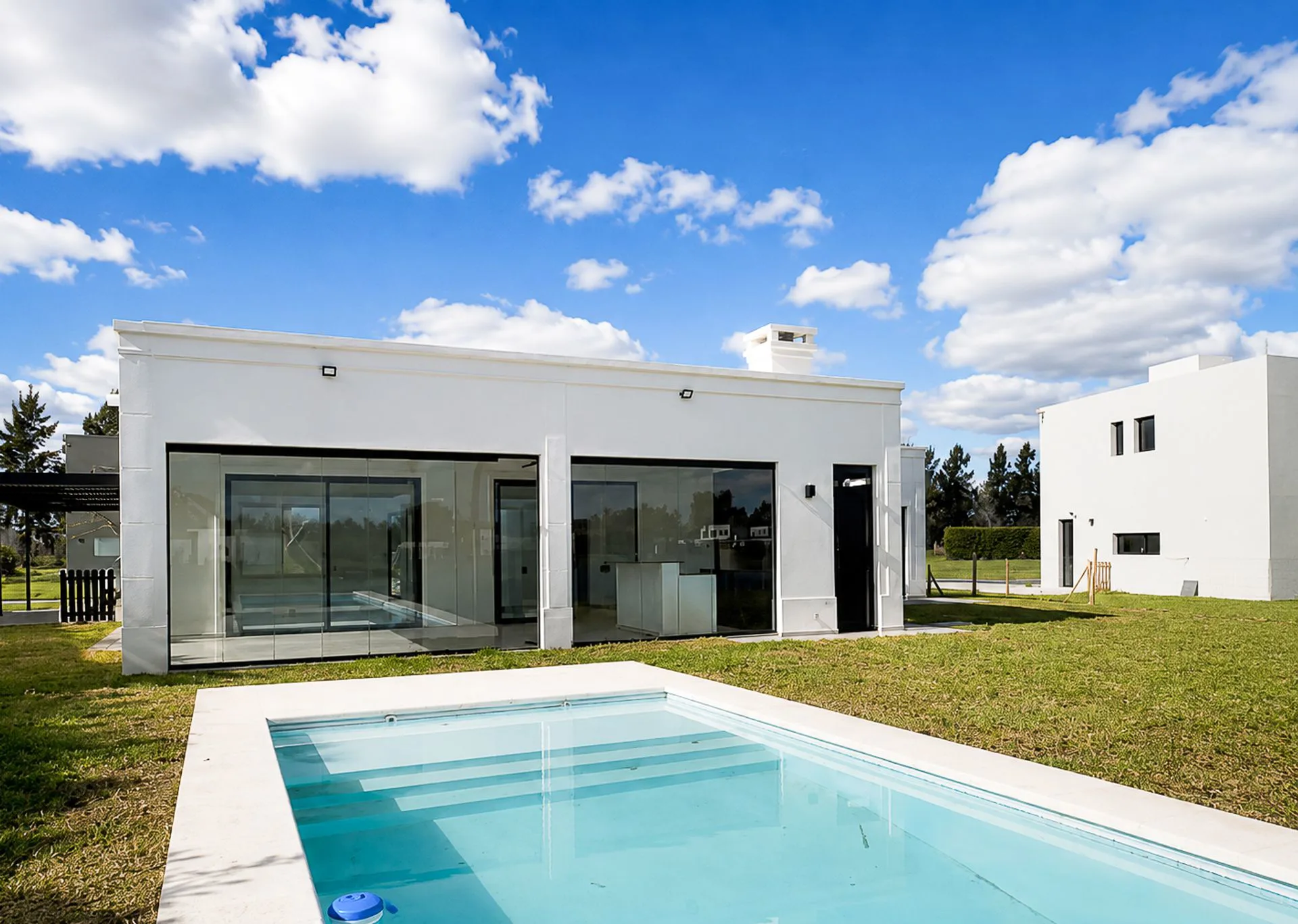 CASA 5 AMB A LA LAGUNA CON PILETA B. SAN MATIAS foto 4