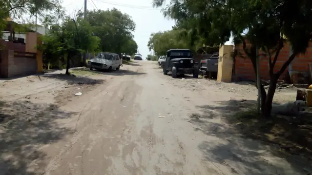 Casa De Barrio Con Todos Los Servicios