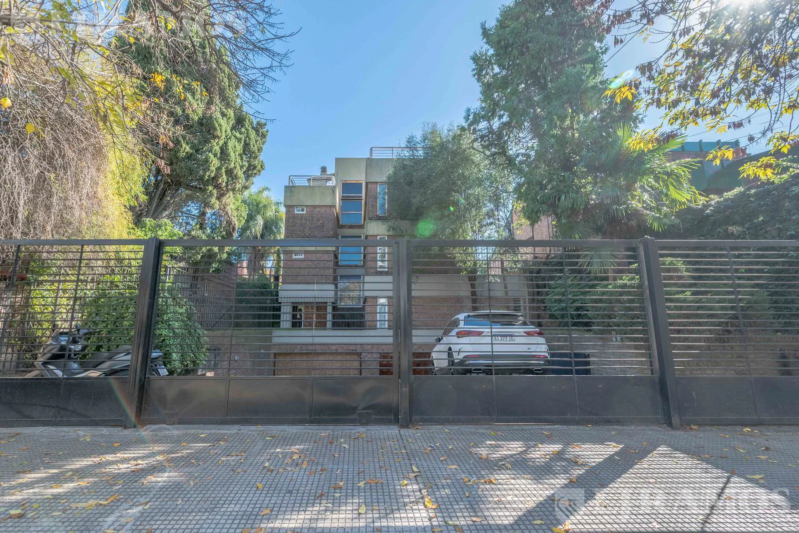 AMPLIO DEPARTAMENTO EN VENTA CON ALMA DE CASA, TERRAZA Y VISTA VERDE EN BAJO BELGRANO foto 4