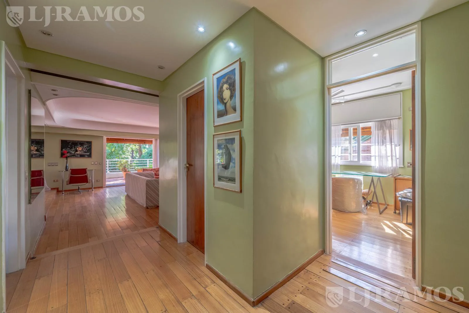 AMPLIO DEPARTAMENTO EN VENTA CON ALMA DE CASA, TERRAZA Y VISTA VERDE EN BAJO BELGRANO foto 5