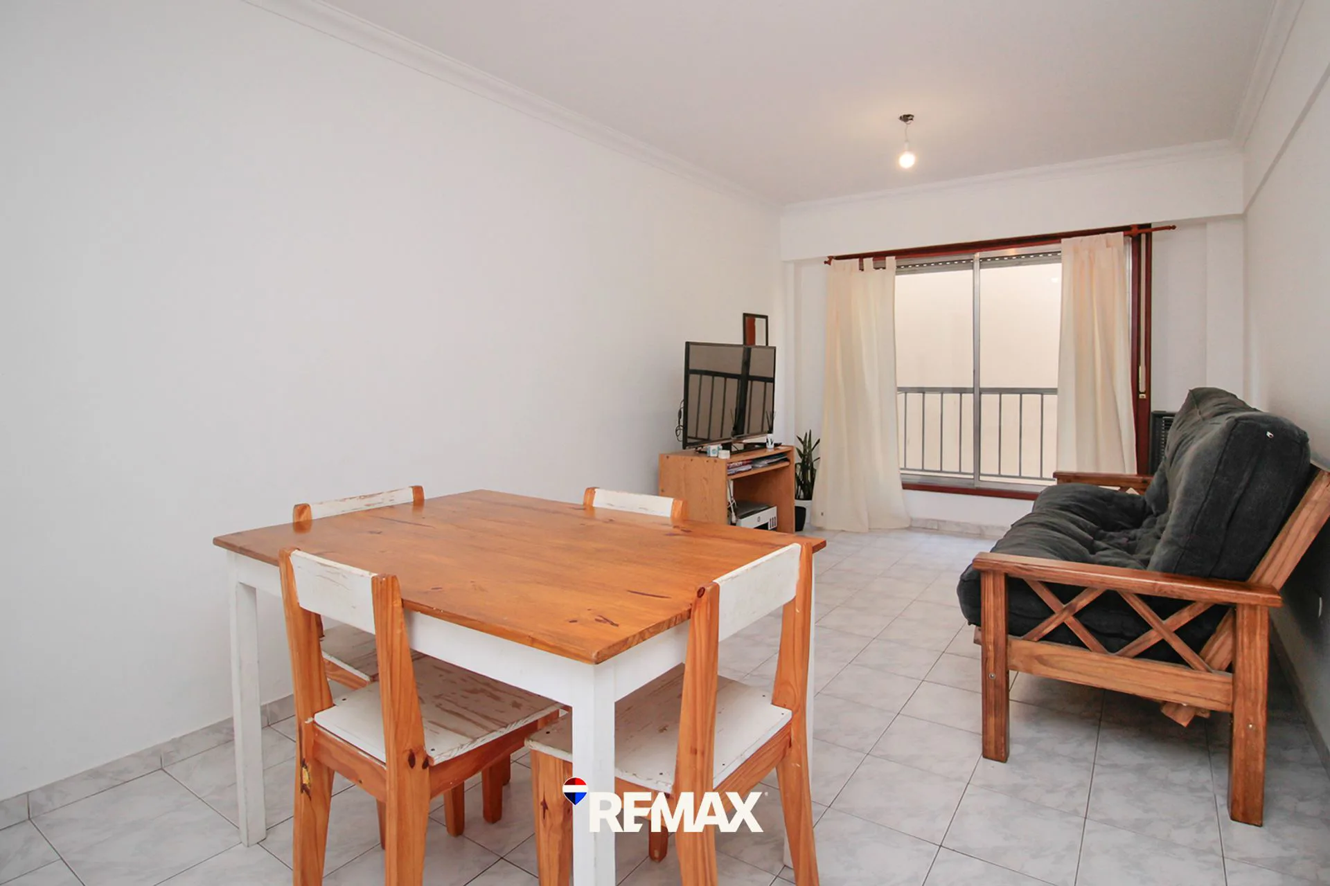 VENTA Departamento de 1 dormitorio con Cochera foto 2