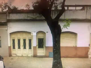 Casa C/garaje fondo y Terraza a reciclar Oportunidad foto 1