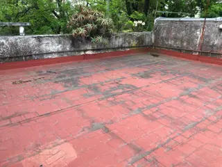 Casa C/garaje fondo y Terraza a reciclar Oportunidad foto 2