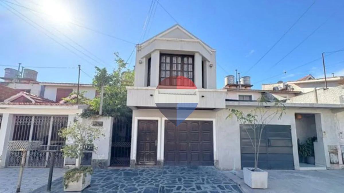 VENTA CASA DUPLEX B° SANTA ANA- PERICO 135M2