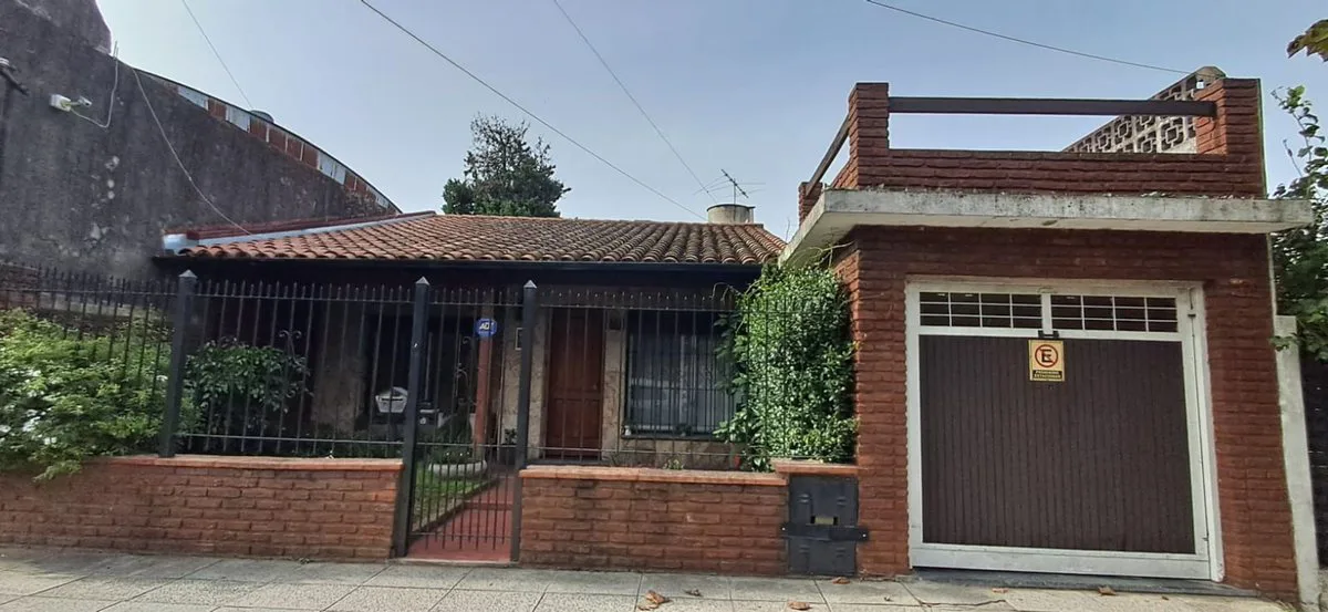 CASA EN BELLA VISTA, JARDIN Y PILETA