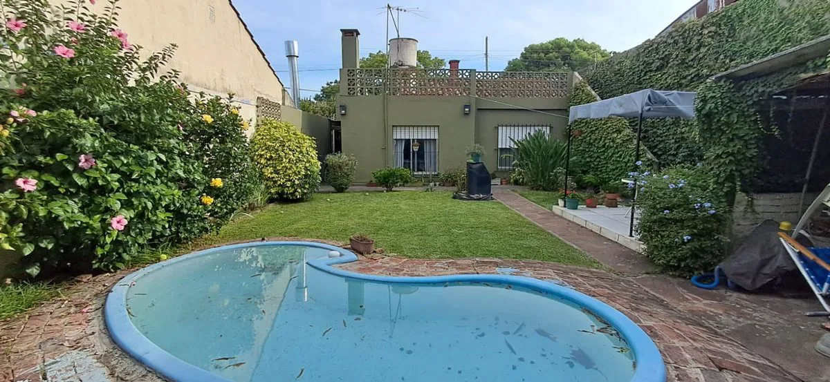 CASA EN BELLA  VISTA, JARDIN Y PILETA foto 2