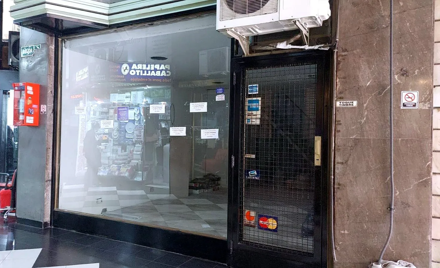 CENTRO COMERCIAL DE CABALLITO / EXCELENTE LOCAL CON PB, PRIMER PISO Y SOTANO foto 2