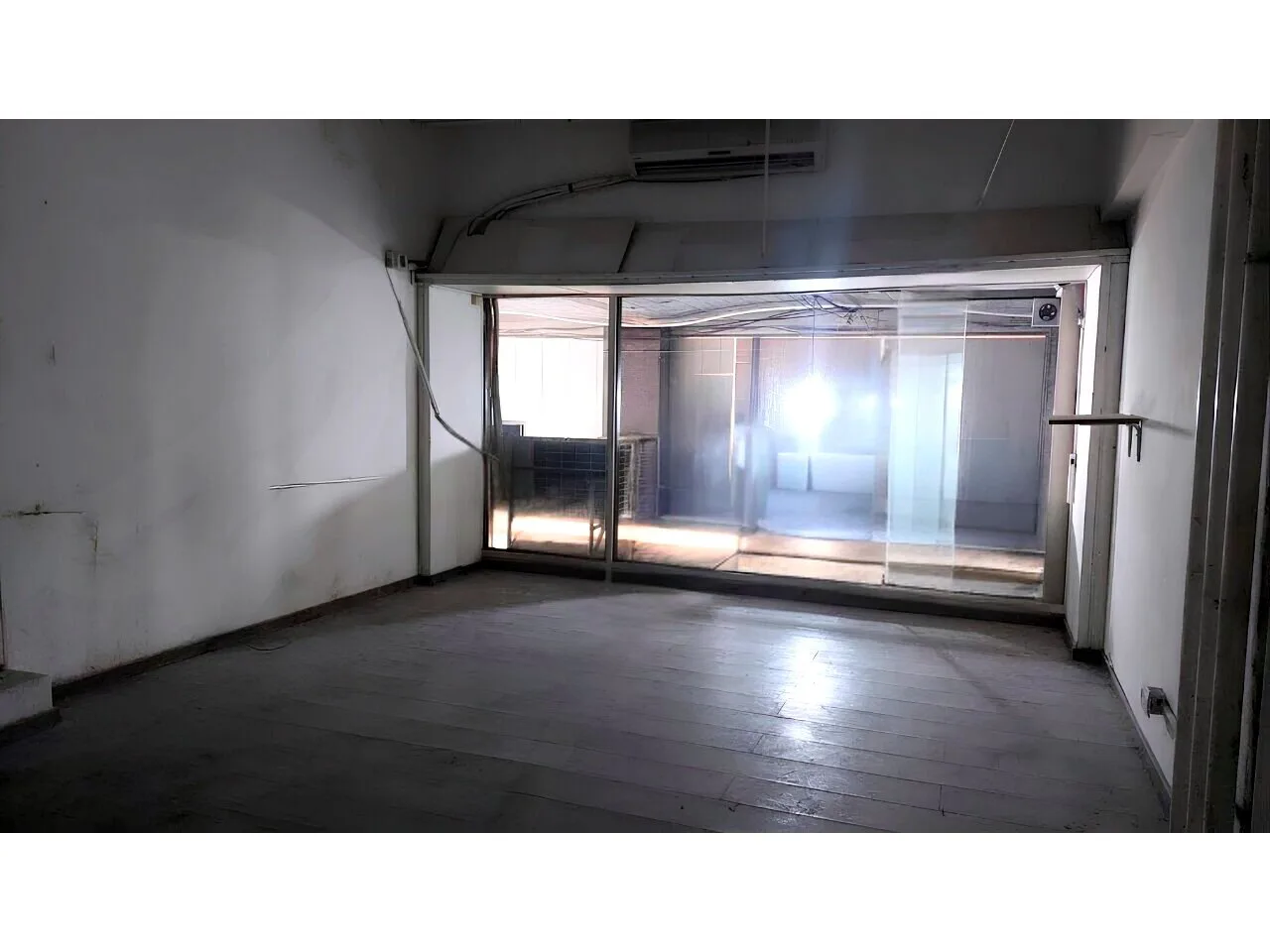 CENTRO COMERCIAL DE CABALLITO / EXCELENTE LOCAL CON PB, PRIMER PISO Y SOTANO foto 4