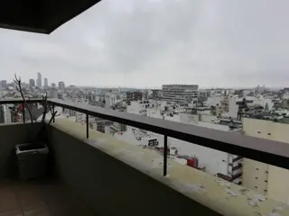 ALQUILER SEMIPISO DE 5 AMBIENTES Y DOS COCHERAS foto 1