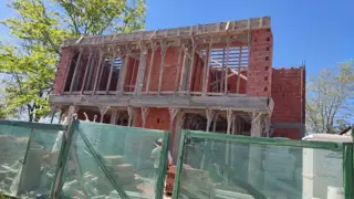 Hermosa casa en comunidad H lote central y arbolado en Greenville Polo Resorte foto 3