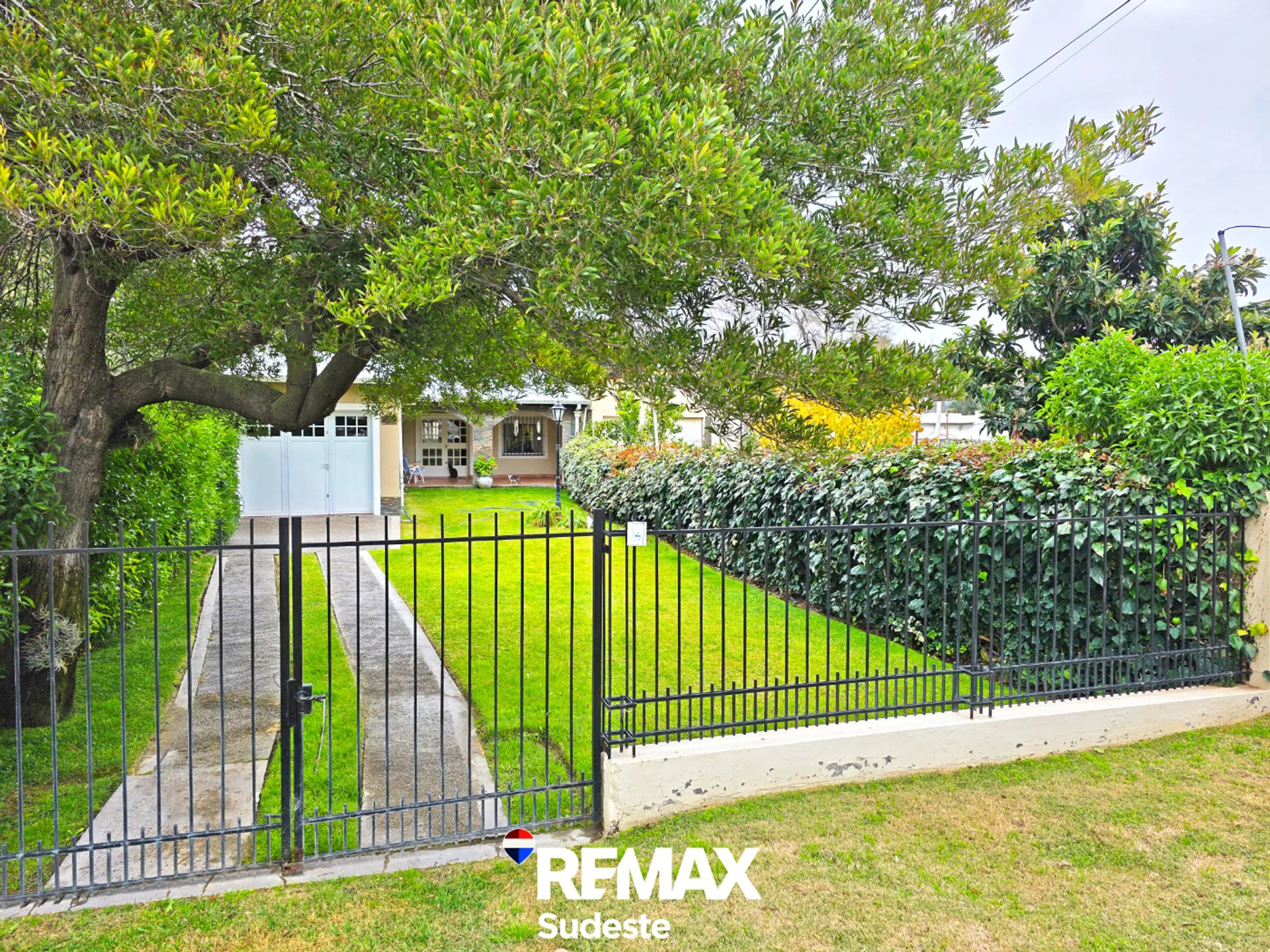 Casa con jardín. APTA CREDITO. Monte Hermoso foto 5