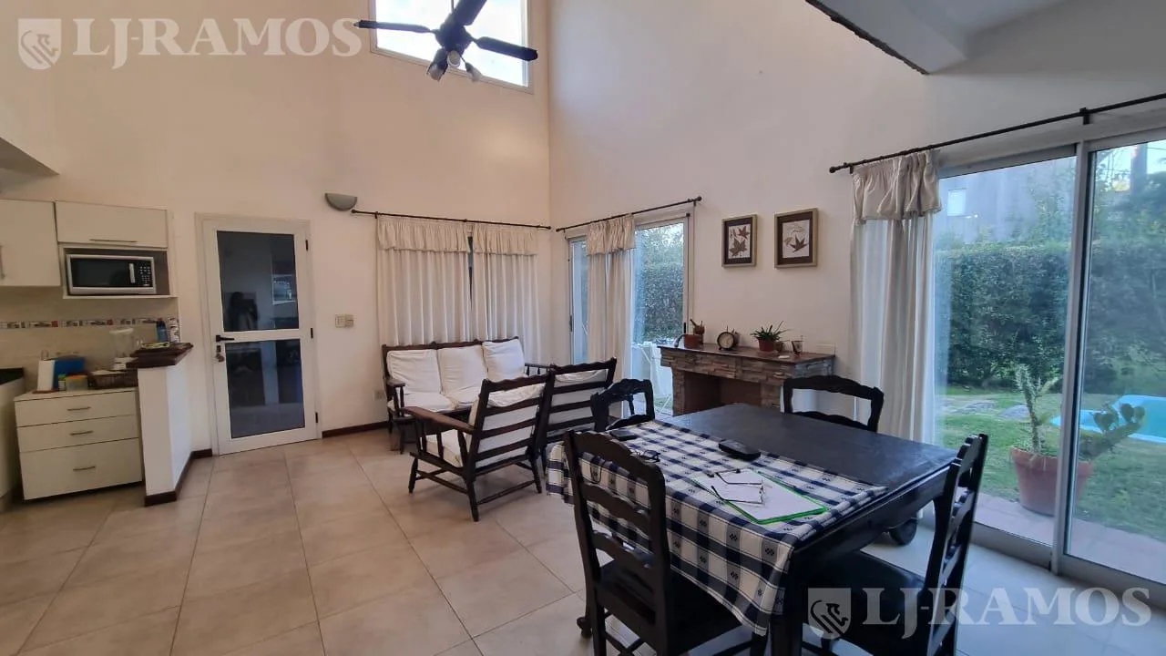Casa en en Venta pilar foto 5