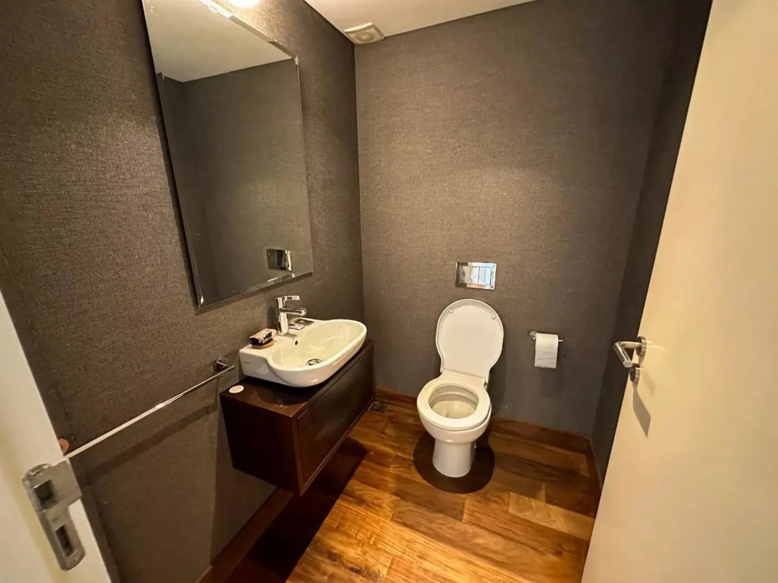 3-bedroom apartment in Puerto Madero – photo 2 of 24
