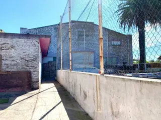 GALPON COMERCIAL Y CANCHAS CON TERRENO 25 DE MAYO foto 4