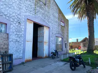 GALPON COMERCIAL Y CANCHAS CON TERRENO 25 DE MAYO foto 5