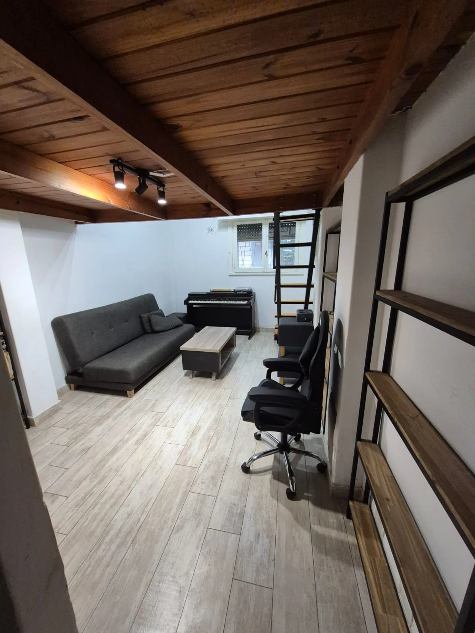 VENTA MONOAMBIENTE EN BALVANERA TIPO LOFT foto 2