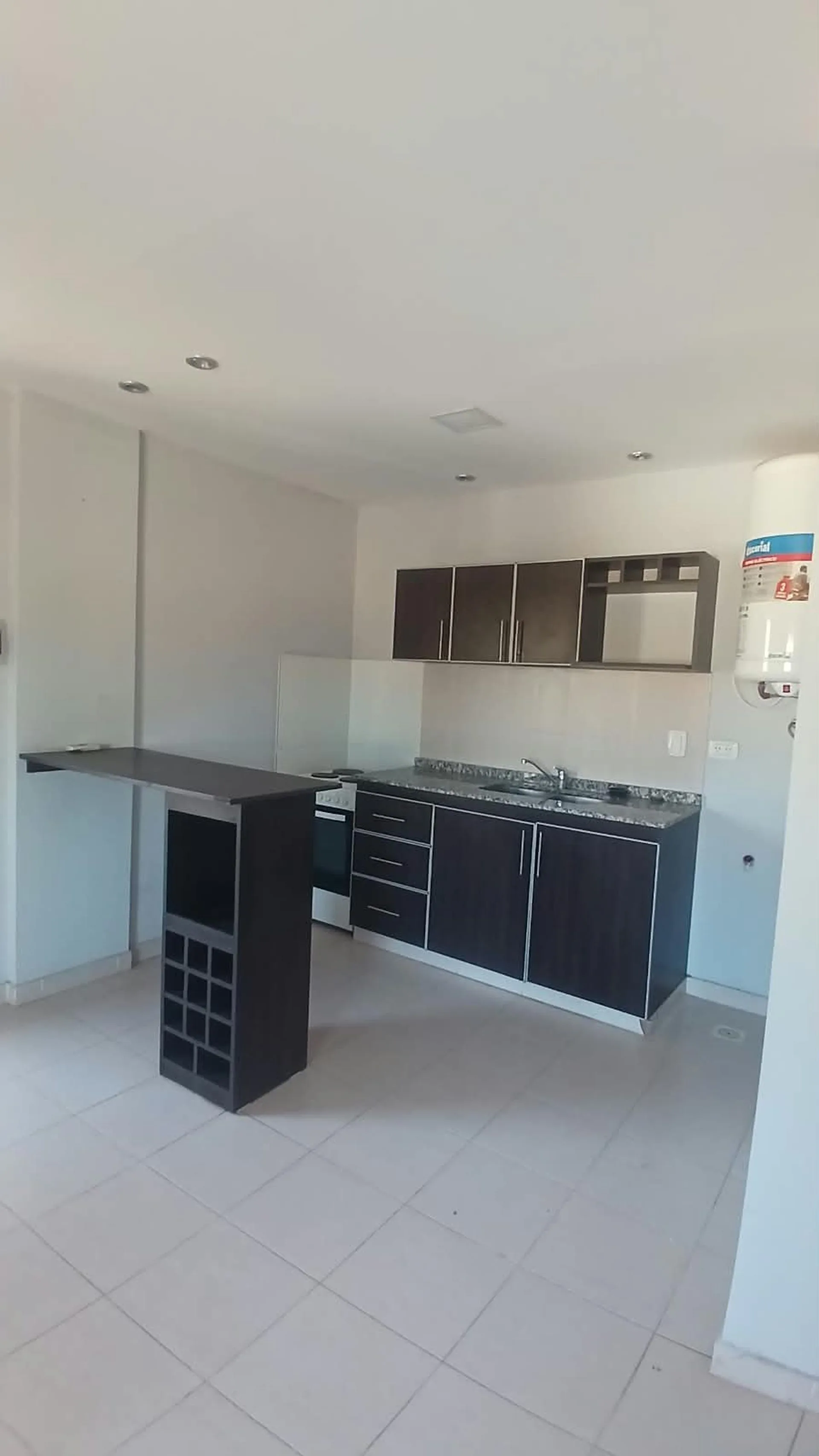 ALQUILA DEPARTAMENTO 2 DORMITORIOS ZONA OESTE foto 2