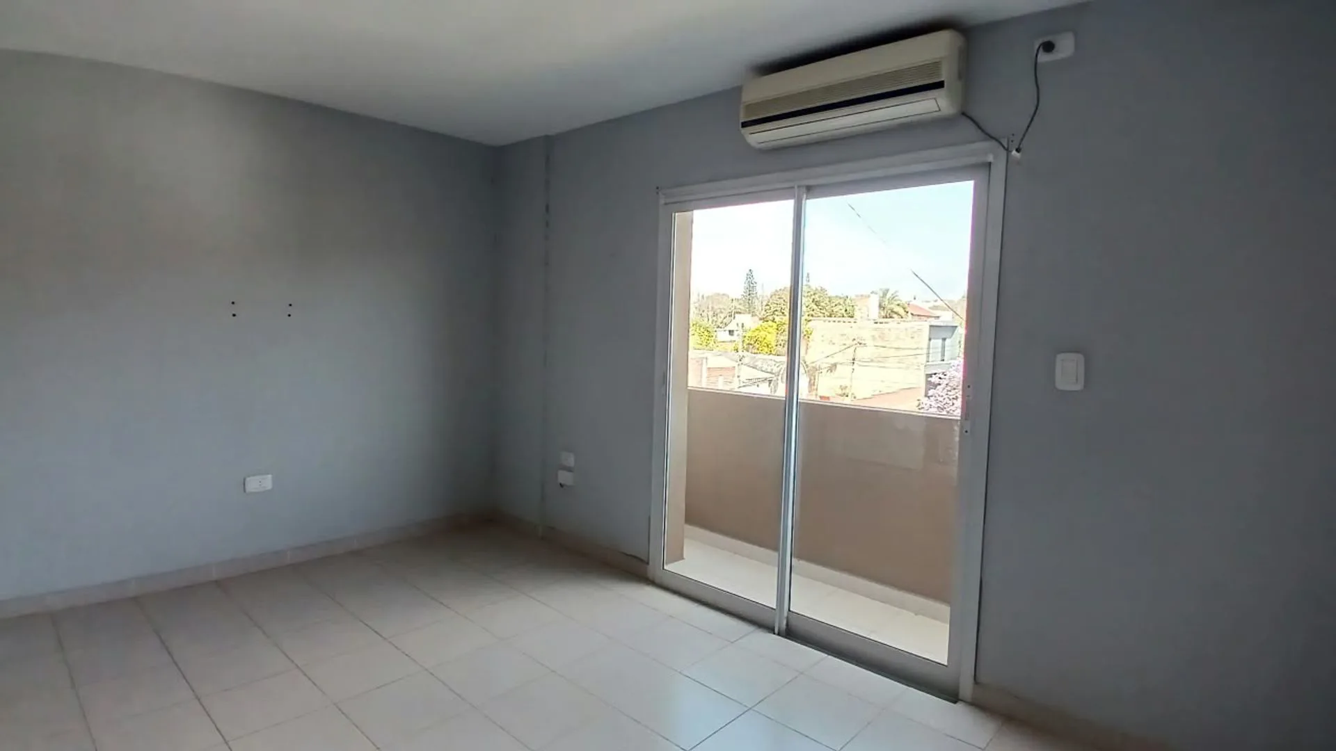 ALQUILA DEPARTAMENTO 2 DORMITORIOS ZONA OESTE foto 5