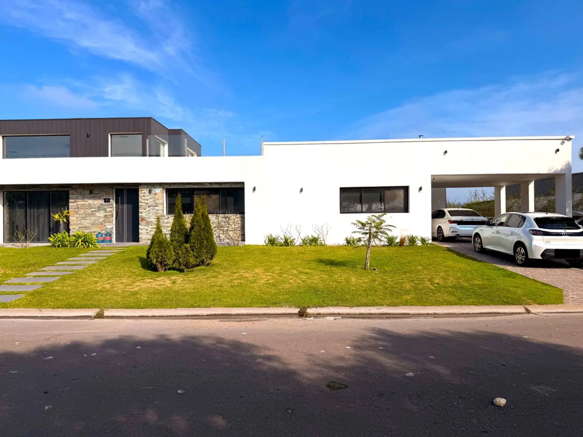 Excelente casa en Pilar del Este foto 2