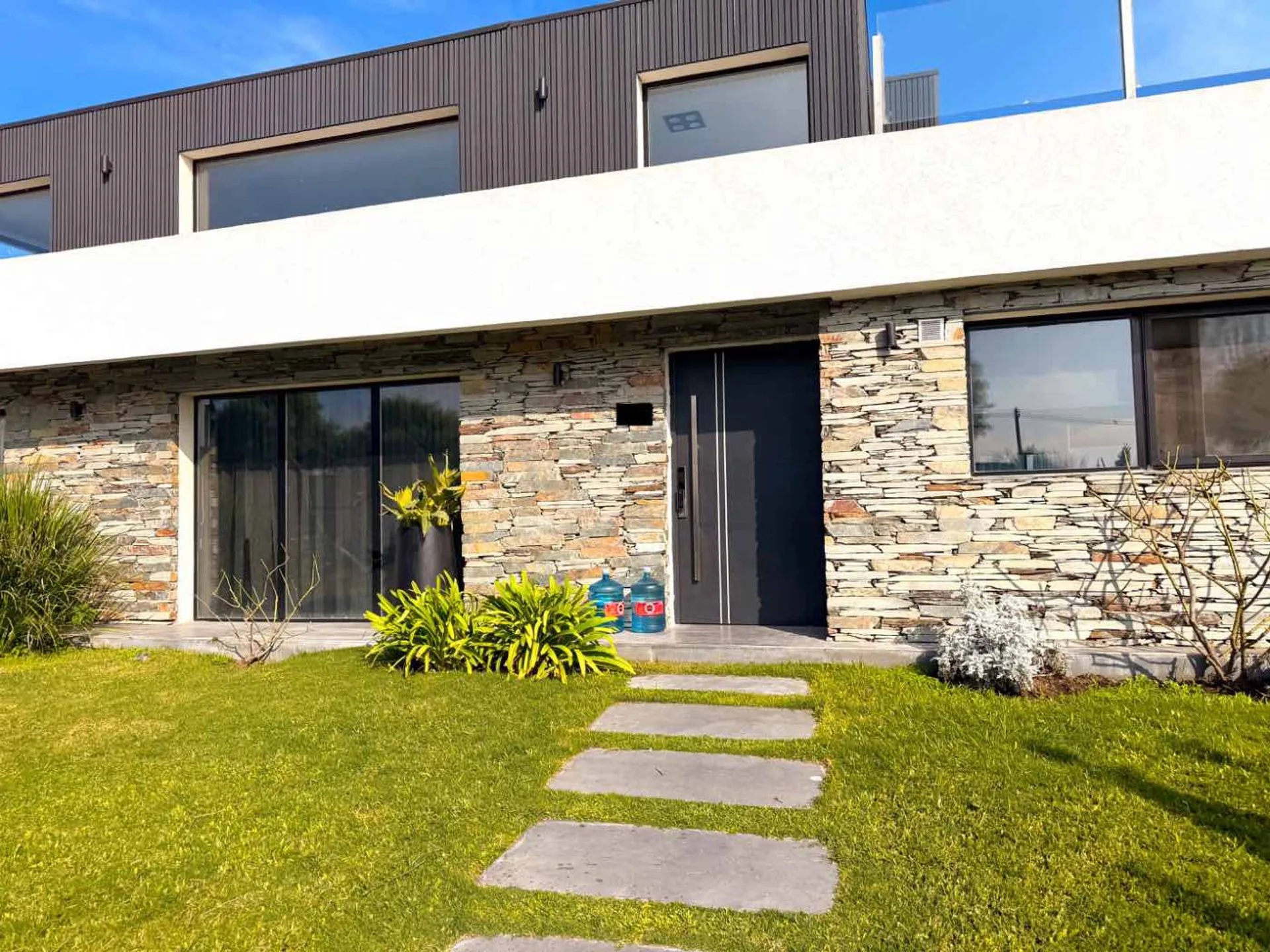 Excelente casa en Pilar del Este foto 3
