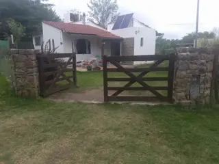 ref: 1230 . IMPECABLE PROPIEDAD AUTOSUSTENTABLE LISTA PARA HABITAR (AMOBLADA) EN  COSQUIN A 3 CUADRAS DEL INCREIBLE RIO COSQUIN foto 1