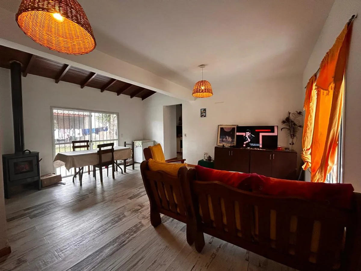 Casa venta en Carlos Keen Posib. de perm. por veh. foto 3