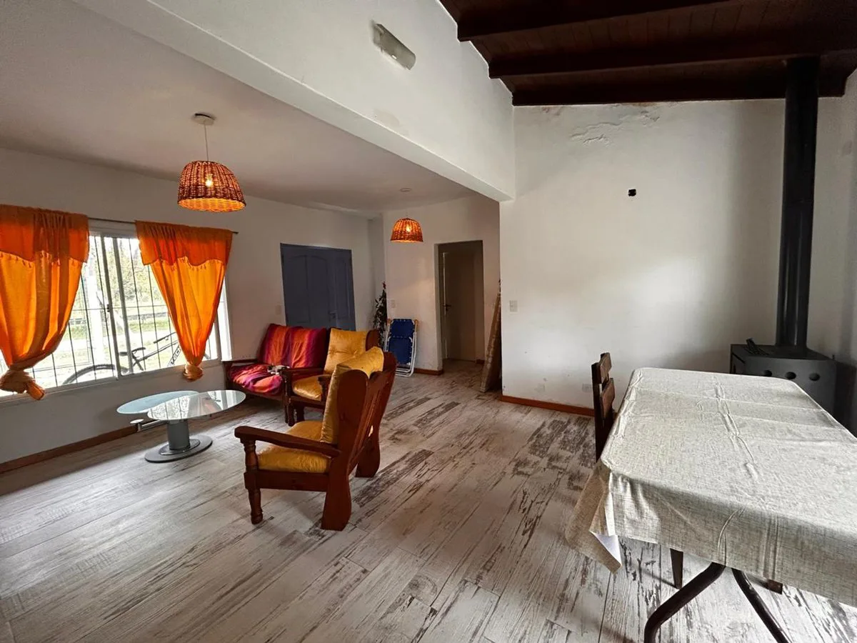 Casa venta en Carlos Keen Posib. de perm. por veh. foto 5