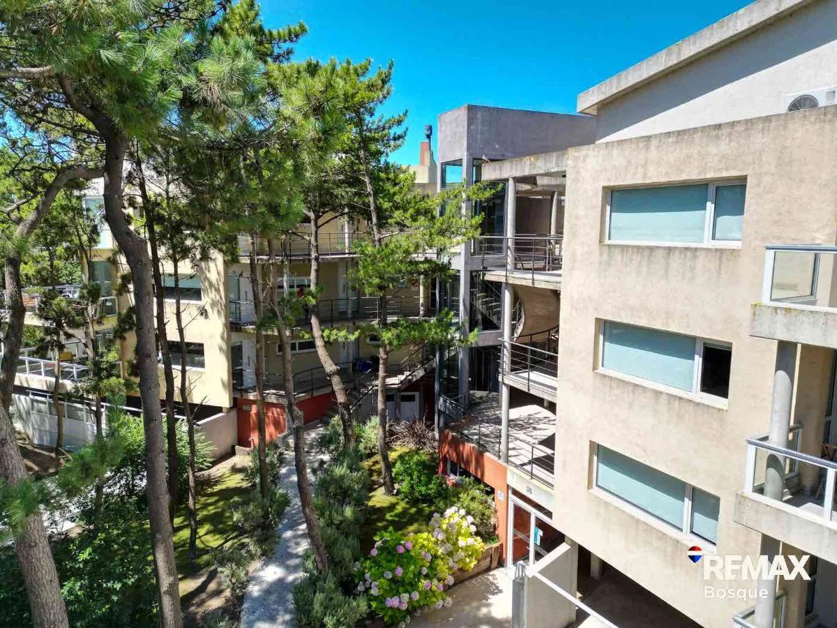 DEPARTAMENTO VENTA MAR DE LAS PAMPAS A MTS DEL MAR foto 2