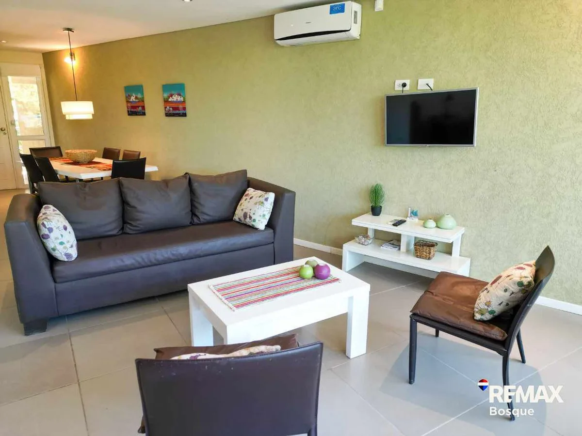 DEPARTAMENTO VENTA MAR DE LAS PAMPAS A MTS DEL MAR foto 4