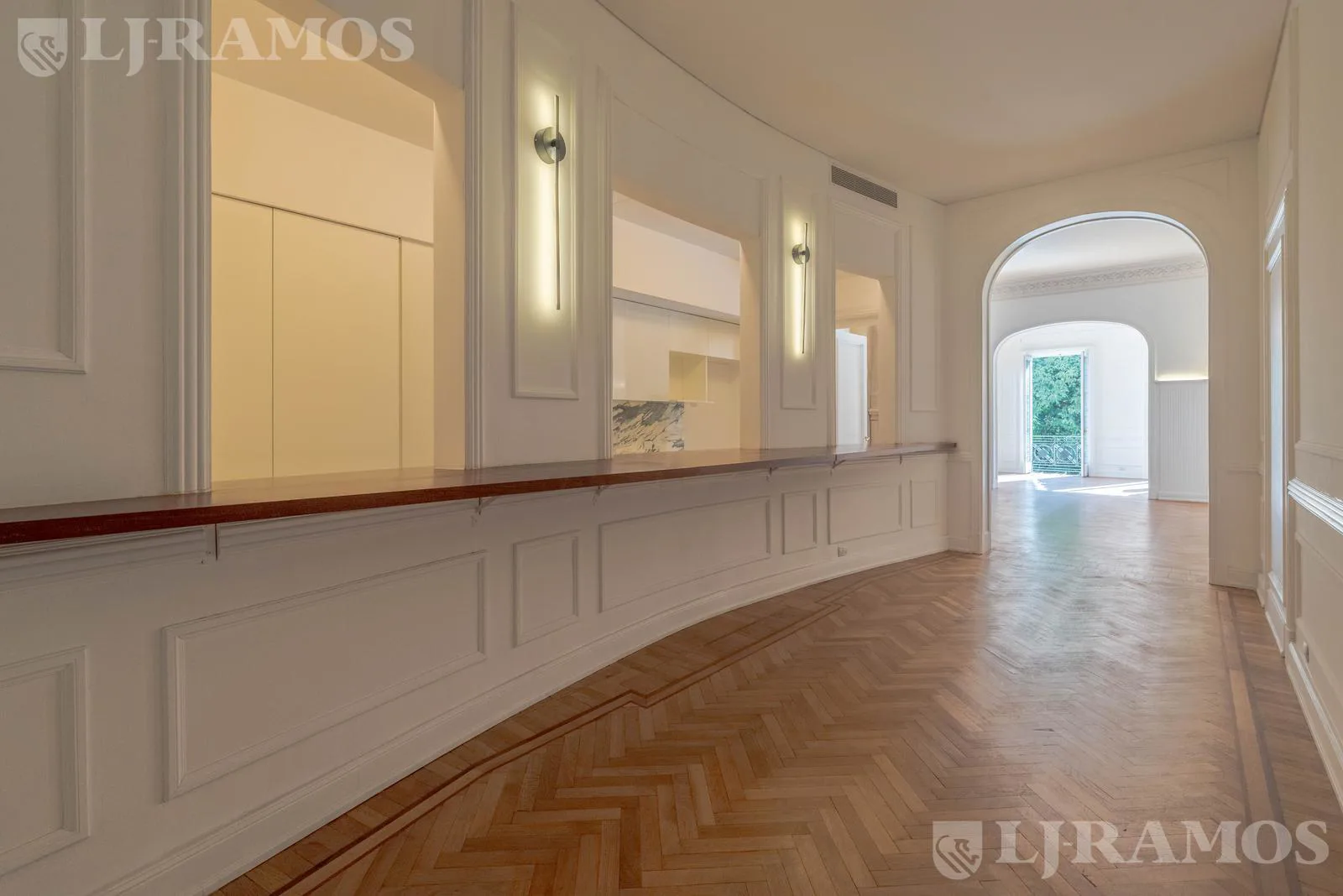 VENTA EDIFICIO FRANCES A ESTRENAR PLAZA VICENTE LOPEZ ESPECTACULAR CISTA LUZ Y CATEGORIA foto 4