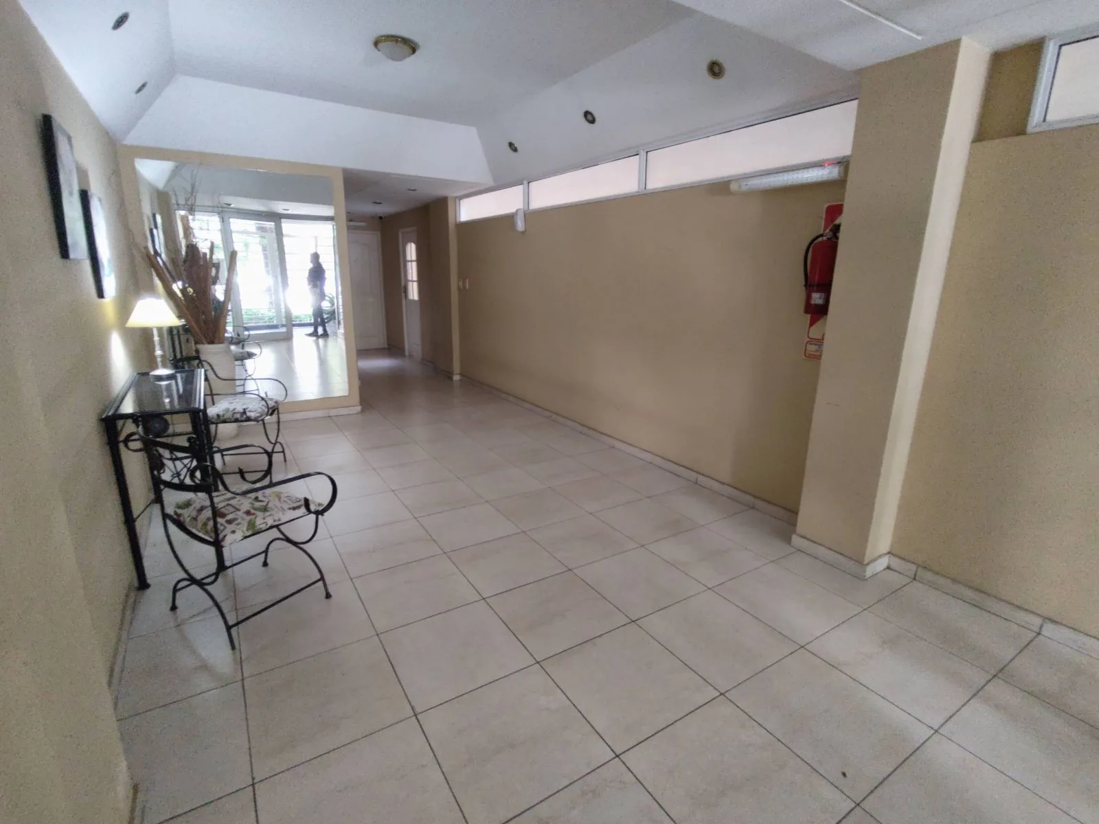 Venta!! Departamento 2 ambientes con balcon en Morón foto 3
