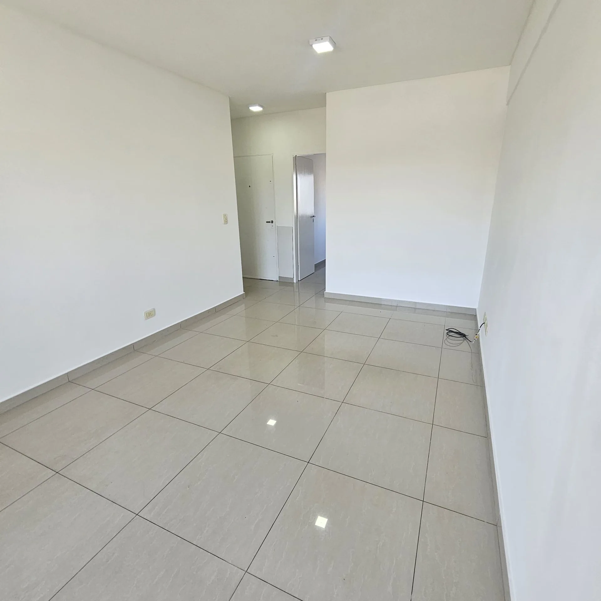Venta departamento Santos Lugares balcón luminoso foto 3