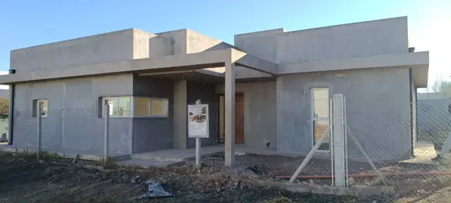 Venta casa a estrenar- apta credito-Plottier