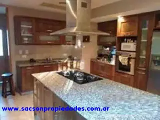 V617 Ituzaingo Venta Chalet 5-6 amb. con cochera foto 3