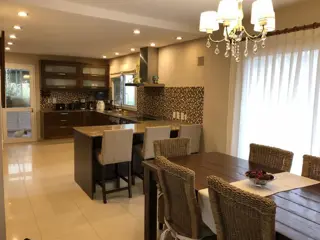 CASA EN Bº CERRADO - ALTOS DEL SOL-  P. LELOIR foto 5