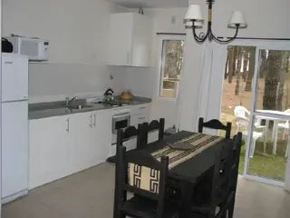 Excelente Duplex en Alquiler Pinamar, 
3 ambientes con jardín y parrilla foto 4