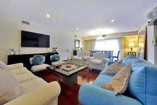 VENTA CASA 5 AMBIENTES MARTINEZ PILETA Y QUINCHO foto 1