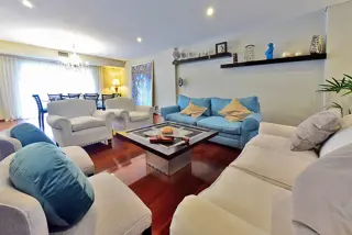 VENTA CASA 5 AMBIENTES MARTINEZ PILETA Y QUINCHO foto 3