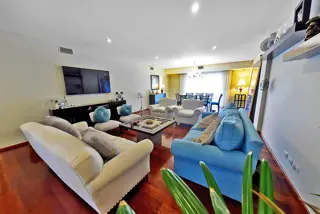 VENTA CASA 5 AMBIENTES MARTINEZ PILETA Y QUINCHO foto 4