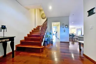 VENTA CASA 5 AMBIENTES MARTINEZ PILETA Y QUINCHO foto 5