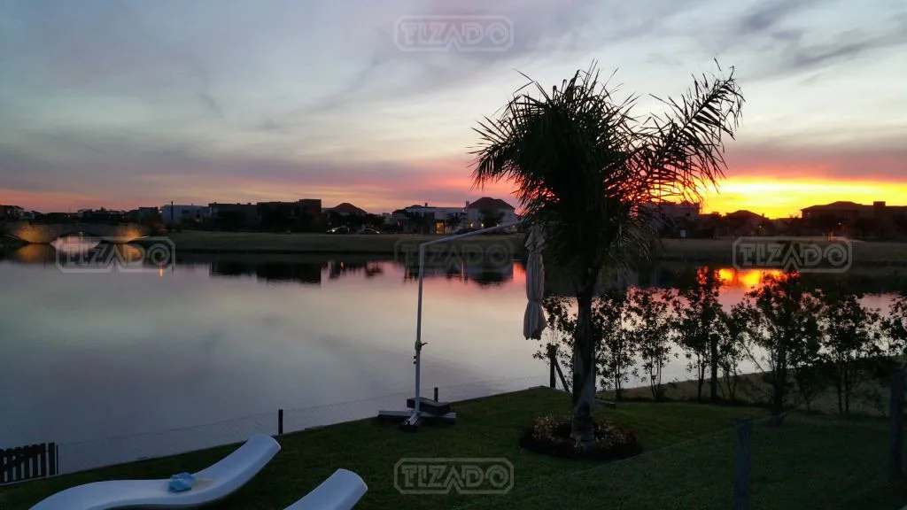 French-Style House with Lake View and Heated Pool in Los Lagos