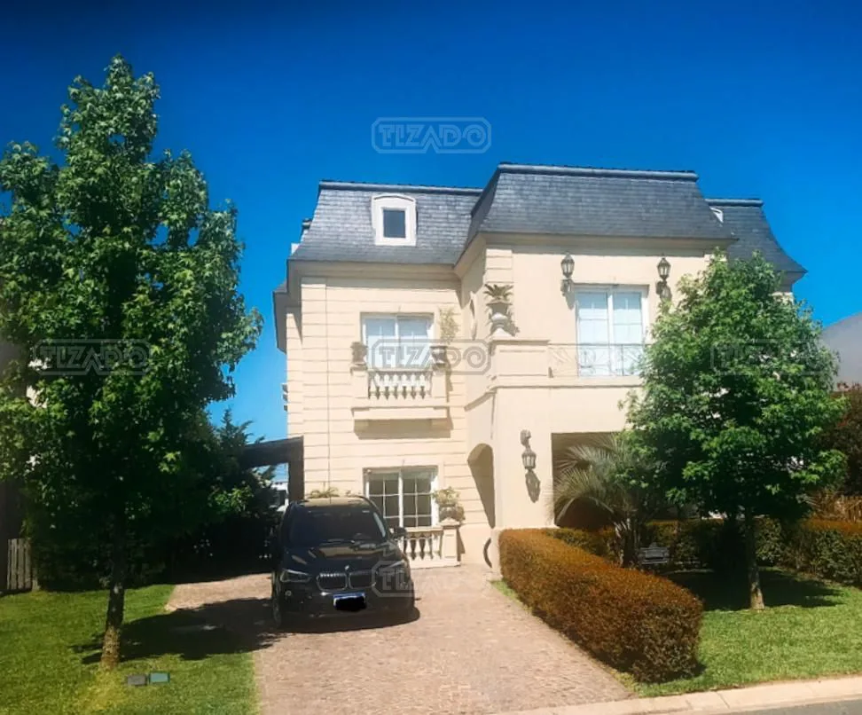 French-Style House with Lake View and Heated Pool in Los Lagos – photo 12 of 12