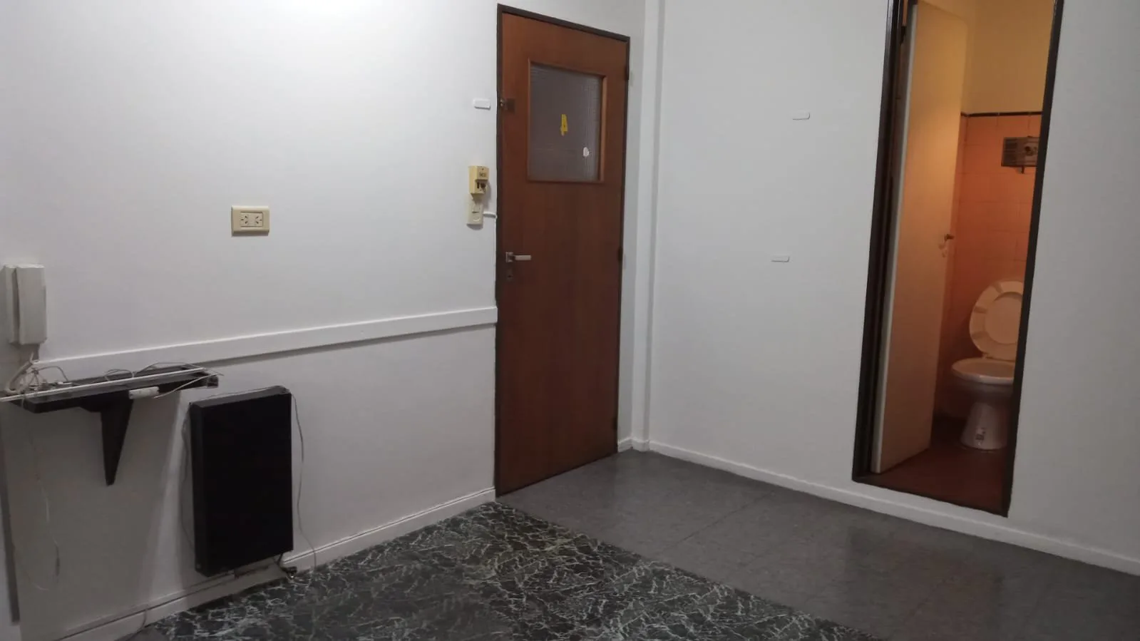 Oficina en venta en Morón, 1 ambiente, 15 m² foto 3