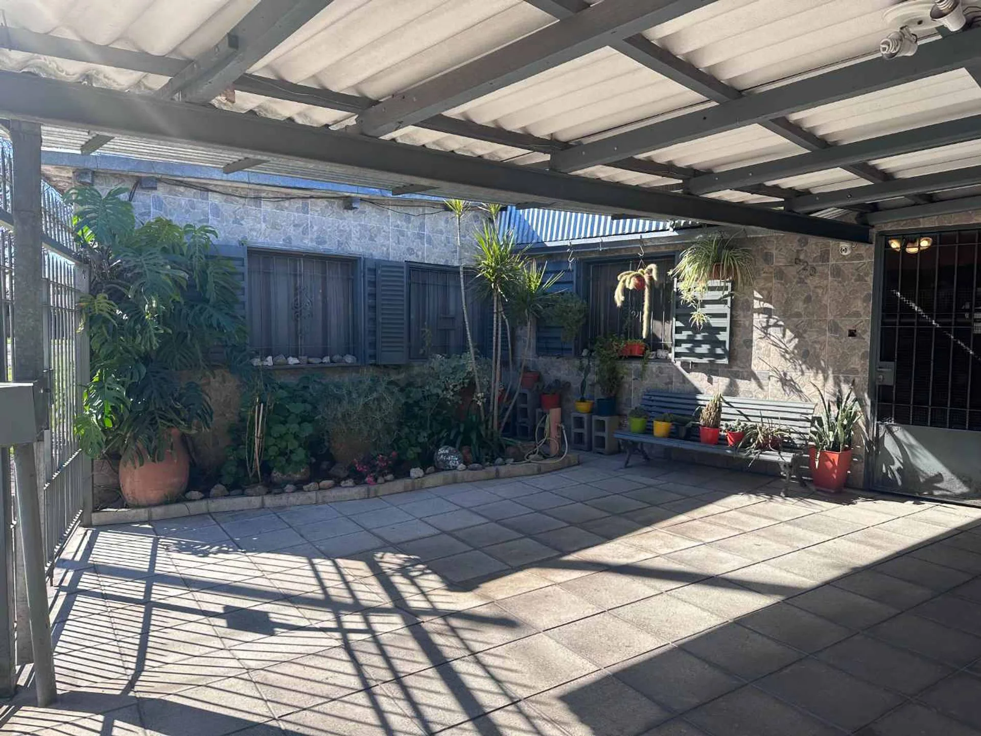 VENTA CASA 6 AMB -4 DORM-JOSÉ C.PAZ-COCHERA DOBLE