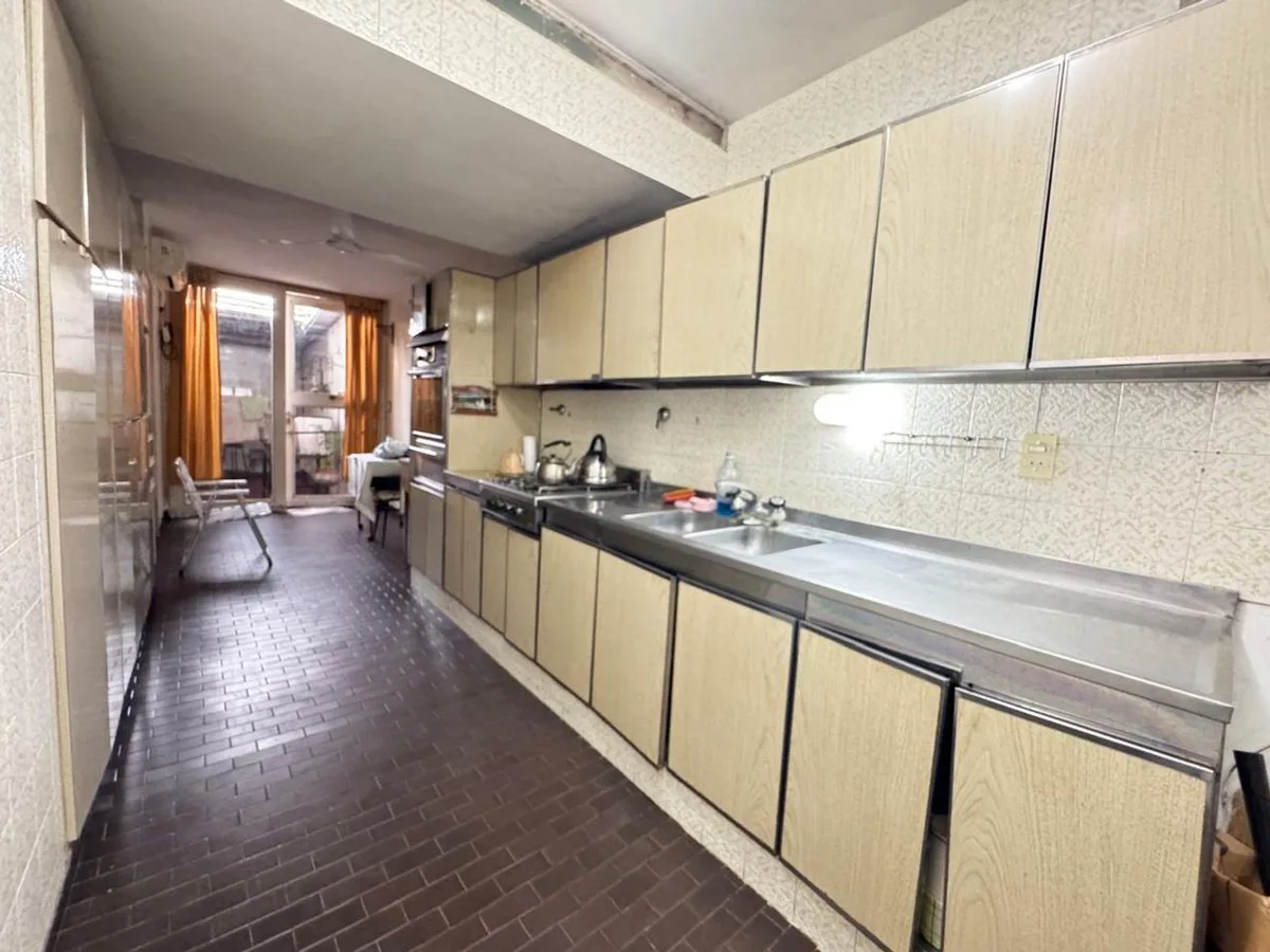 SE VENDE CASA 3 DORMITORIOS Y COCHERA EN BARRANCAS foto 3