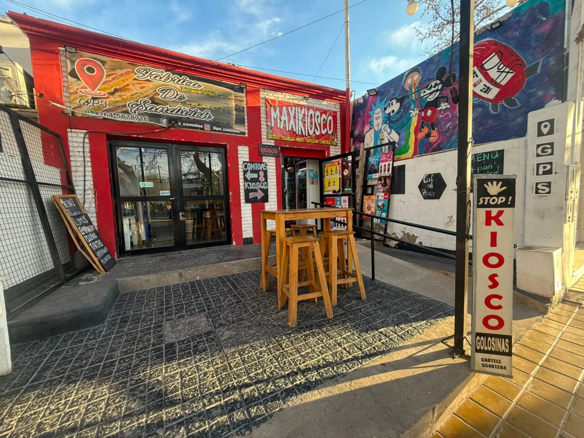 FONDO DE COMERCIO. NEGOCIO SANDWICHES Y KIOSCO foto 2