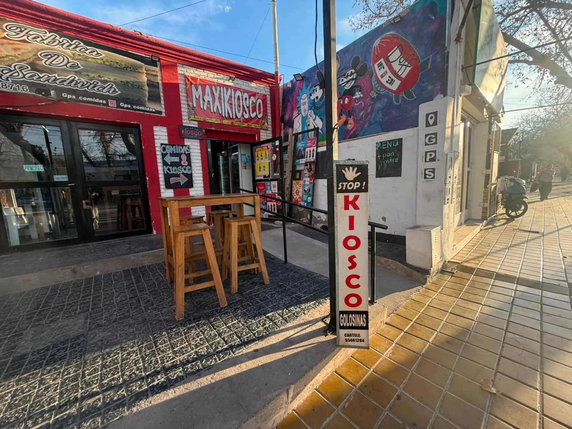 FONDO DE COMERCIO. NEGOCIO SANDWICHES Y KIOSCO foto 3