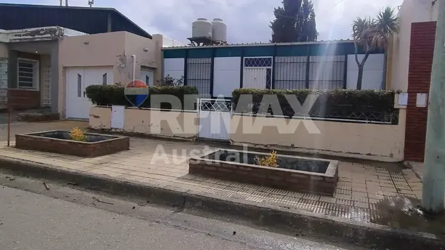 CASA 3 Dormitorios a Refaccionar- B° Roca