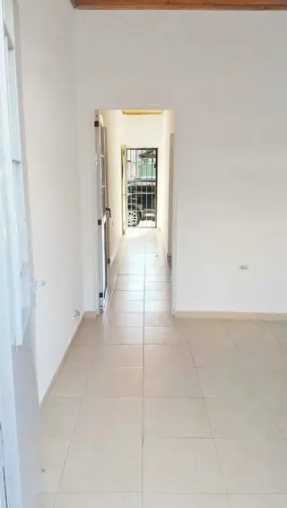 DOS AMBIENTES PLANTA BAJA CON COCHERA foto 3