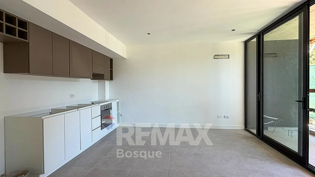 Venta departamento en el centro de Pinamar foto 3